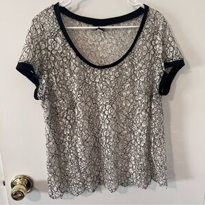 Torrid Ivory Sheer Floral Lace Top Black Trim Size 2 2X Romantic Feminine